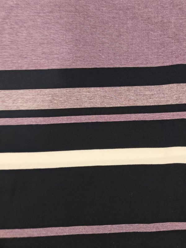 Texturas naturais confortáveis e respiráveis Tecido de material flexível com listras para camisa de polo