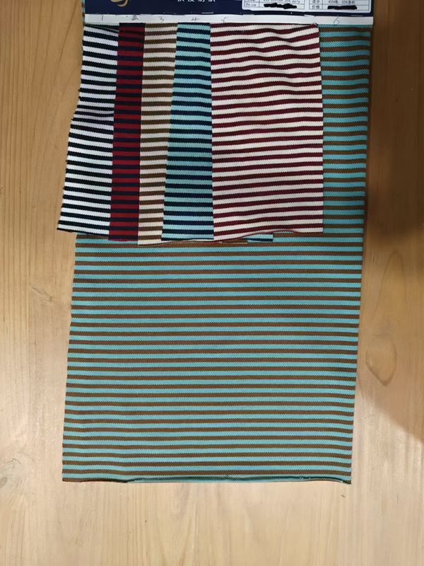 Fabricado com material compatível com listas para roupas domésticas