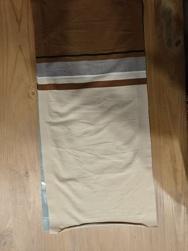 Absorvente de suor, respirável, confortável e durável.