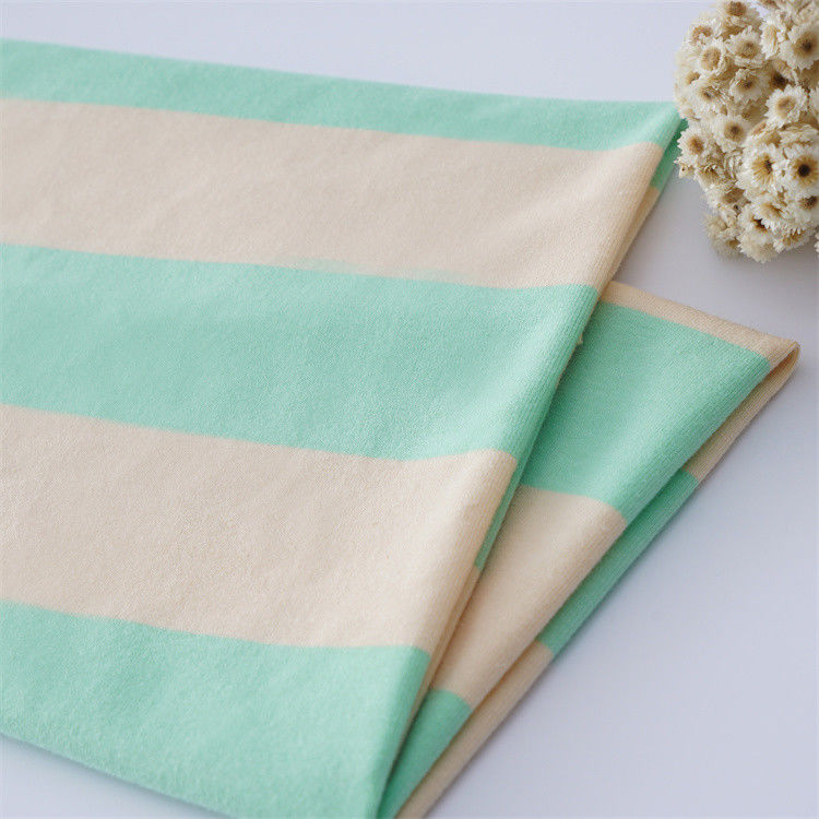 Tecido de tricô natural de várias cores e suave e respirável para camisa