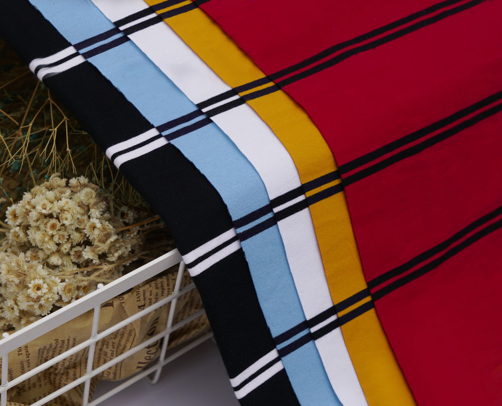 Tecido de material elástico e durável e de absorção de suor