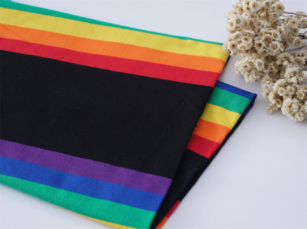 Tecido de material natural, confortável e elegante, com listras para camisetas