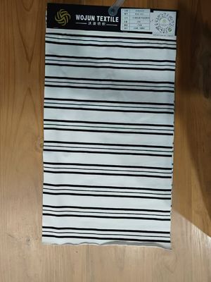 Fácil de cuidar e suave Tecido de material listrado de alta qualidade para uso casual