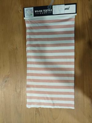 Bom preço. Tecido de material listrado suave e respirável para uso casual on-line