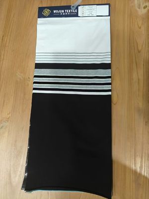 Bom preço. Tecido de tricô de boa qualidade, natural e confortável, com listras moles, para uso casual on-line