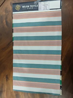 Bom preço. Tecido resistente ao desgaste, brilhante e com listras para uso casual on-line